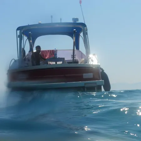 Deimur Boat 船上ホテル